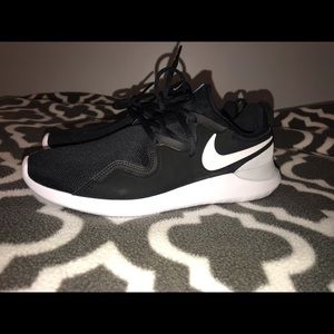 Never worn nike sneakers!